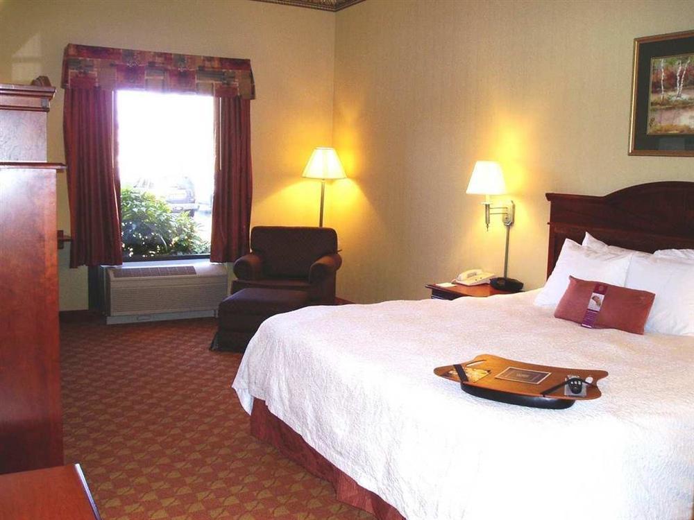 Hampton Inn Elkton Room photo